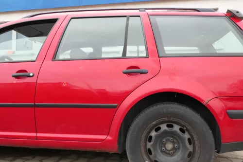 VW Golf 4 Bora Tür hinten links nur Kombi / Variant eot LY3D - ohne Anbauteil (166134)