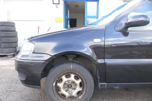 VW Polo 6N2 Kotflügel vorne links schwarz LC9Z (bis unterm Schweller) (166333)