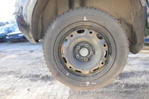 2x Polo 6R 9N Ibiza Felgen 185/60 R14 82T Winterreifen M+S 6jx15 ET38 Reifen 7mm (166406)