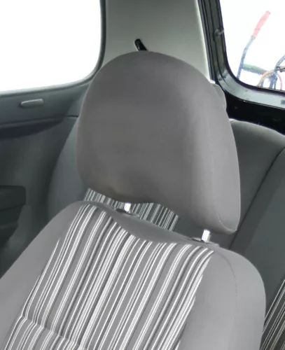 + VW Fox 5Z Kopfstütze vorne links oder rechts 5Z0881901AJ 5C7 (166418)