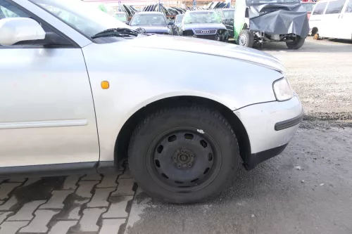 Audi A3 8L Kotflügel vorne rechts silber LY7M grau