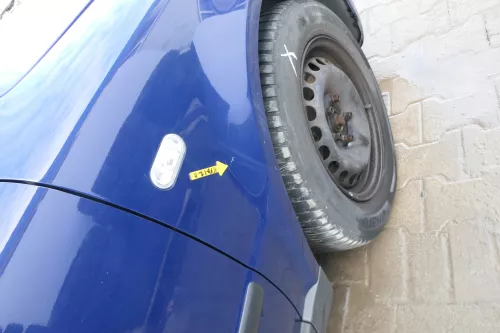 VW Passat 3BG 3B6 Kotflügel vorne rechts blau LA5E (Blinkerloch) (166641)