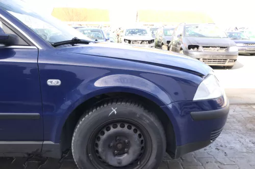 VW Passat 3BG 3B6 Kotflügel vorne rechts blau LA5E (Blinkerloch) 