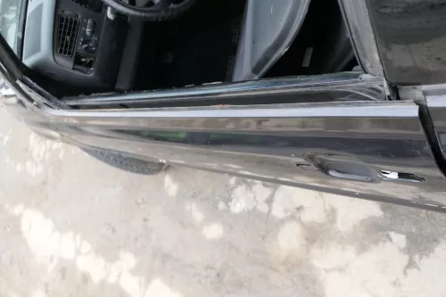 VW Golf 3 4 1E Cabrio Tür vorne links Fahrertür schwarz LC9Z - ohne Anbauteile (166772)