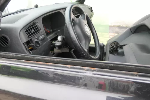 VW Golf 3 4 1E Cabrio Tür vorne links Fahrertür schwarz LC9Z - ohne Anbauteile (166772)