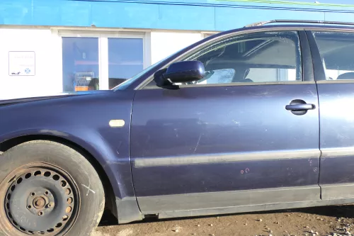 VW Passat 3B 3BG 3B6 Kombi + Limo Tür vorne links Fahrertür blau LN5Y ohneAnbaut