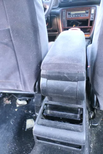 VW Passat 3B Mittelarmlehne Armlehne Lehne Mitte Original schwarz dunkel Velour