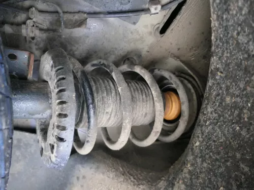 1x Polo 9N 9N3 Fox Ibiza 6L Federbein Stoßdämpfer Feder vorne Sportfeder