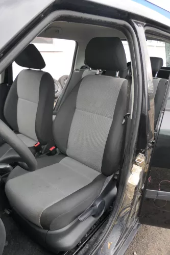Skoda Fabia 5J Türdichtung Dichtung Tür vorne links Fahrertür 5J0867365E 9B9 (167360)