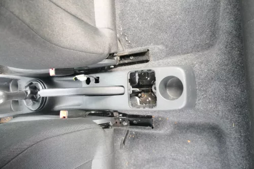 Skoda Fabia 5J Mitteltunnel Tunnel Becherhalter Mittelkonsole 5J0863241B 47H