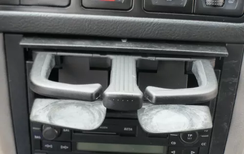 VW Golf 4 Bora Becherhalter Getränkehalter für Dosen Halter Getränke (167458)
