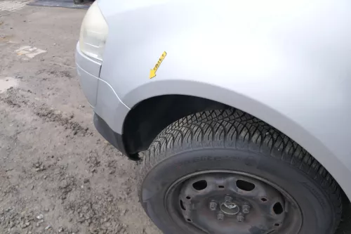 VW Fox Kotflügel vorne links silber LA7W (167482)