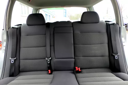 VW Passat 3B 3BG Kombi Variant Sitz Rückbank Rücksitzbank 3 Punkt Gurt SHZ (167609)