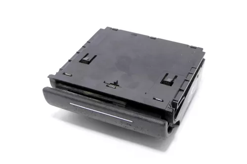 Audi A3 8L Aschenbecher Zigarettenanzünder vorne 8L0857951C  Facelift schwarz