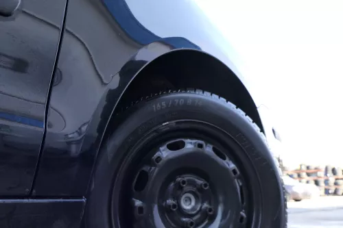 VW Polo 9N Kotflügel vorne rechts schwarz L041 bis ca.Bj.2004 (167759)