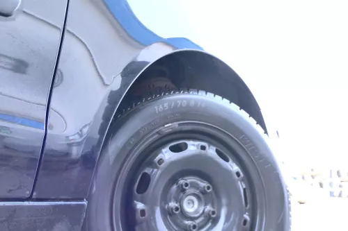 VW Polo 9N Kotflügel vorne rechts schwarz L041 bis ca.Bj.2004 (167759)
