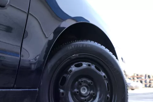 VW Polo 9N Kotflügel vorne rechts schwarz L041 bis ca.Bj.2004  (167759)