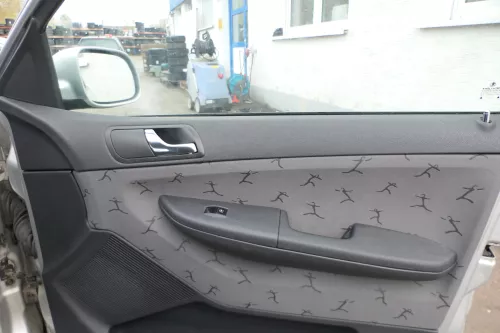 4 x Skoda Fabia 6Y Stufenheck Türverkleidung Verkleidung Tür vorn vorne links re (167772)