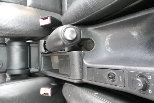 Audi A6 4B Handbremse Feststellbremse schwarz Leder Verkleidung Abdeckung (167928)
