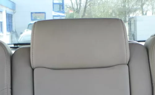 Audi Q7 4L Kopfstütze hinten in der Mitte Leder grau lichtgrau Verano S-line  (168007)