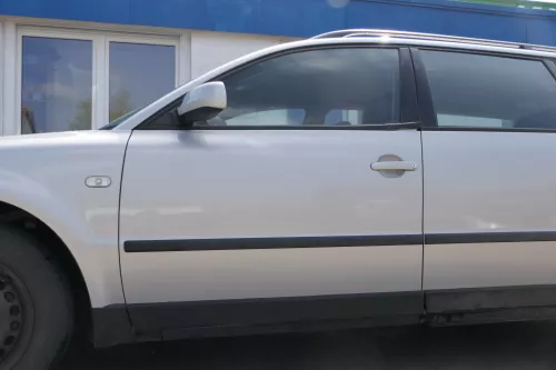VW Passat 3B 3BG 3B6 Kombi + Limo Tür vorne links Fahrertür grau silber LB7Z ohn (168382)