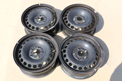 4x Audi A4 B5 A6 4B Passat 3BG Felgen Felge für 195/65 R15 91T -  4B0601027 (168393)