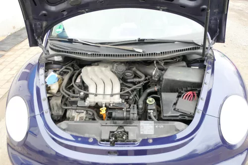 VW New Beetle Kraftstoff Benzin Rohr Schlauch 2,0 AQY AEG APK 1C0133986AJ