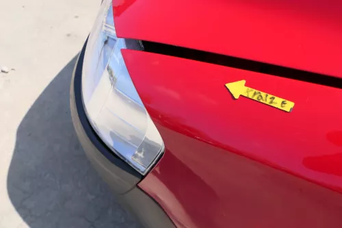 VW Fox Kotflügel vorne links rot LY3D - große Delle!!! (168518)