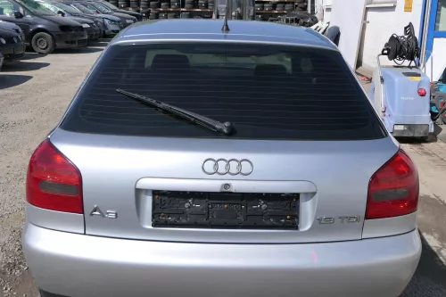 Audi A3 8L bis cBj. ca1999 Heckklappe Kofferraumklappe Klappe hinten LY7M silber (168892)