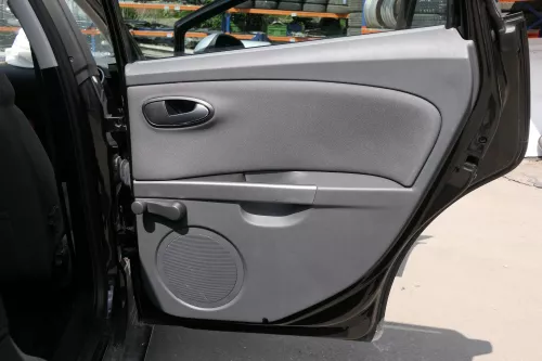 Seat Leon 1P Türverkleidung Verkleidung Tür hinten rechts Griff grau kometengrau (169228)