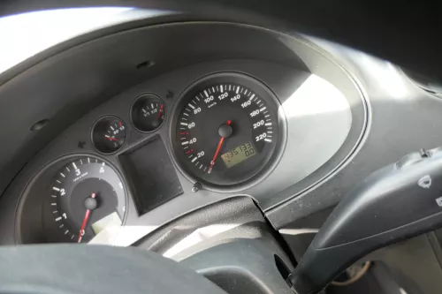 Seat Ibiza 6L Tacho Tachometer Kombiinstrument 435.000km 6L0920801A TDI SDI (169617)