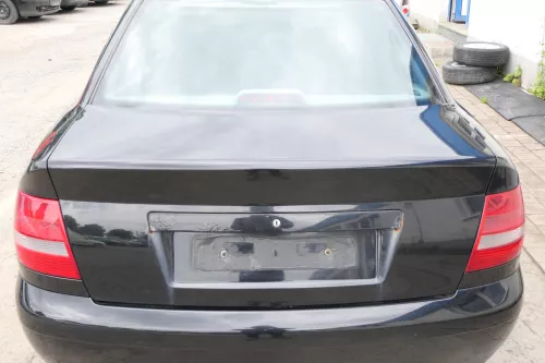 A4 B5 Limousine Facelift Heckklappe Klappe hinten Facelift schwarz LY9B ohneAnba (169663)