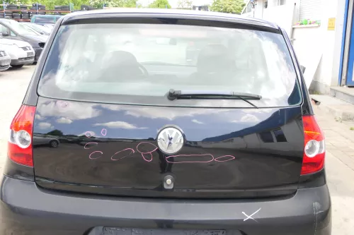 VW Fox 5Z Heckklappe Kofferraumklappe Klappe hinten + Scheibe schwarz L041 DELLE (169930)