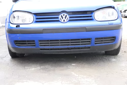 VW Golf 4 Stoßstange vorne Frontstoßstange Stoßfänger blau LW5Z SWR (170101)