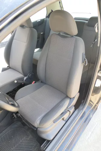 VW Fox Sitz Fahrersitz vorne links OHNEAirbag höhenverstellbar  v (170172)