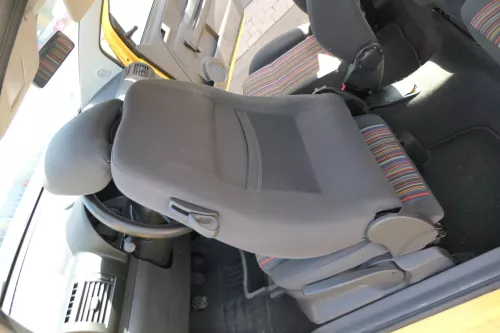 VW Fox Sitz Fahrersitz vorne links OHNEAirbag höhenverstellbar  v (170412)