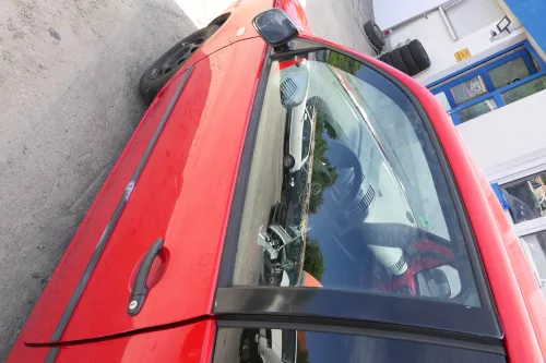 VW Lupo Seat Arosa Tür vorne links Fahrertür rot LP3G (mechanischer Fenster (170466)