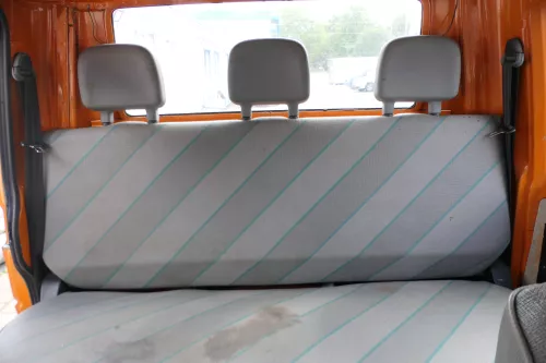 VW T4 Sitz hinten DOKA Sitze Rückbank Rücksitzbank mit Kopfstützen und Gestell (170602)