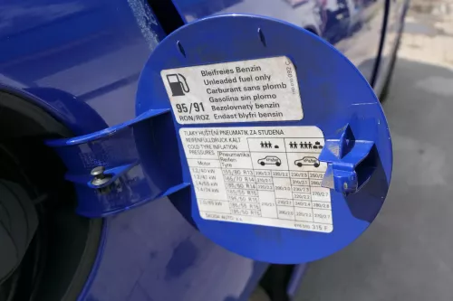 Skoda Fabia 6Y2 Limousine Tankdeckel Deckel Tank blau LF5K Schrägheck (170750)