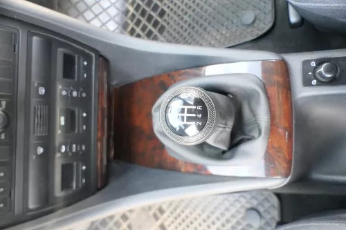 Audi A6 4B Schaltknauf Schaltsack Schaltknüppel original 5-Gang Leder schwarz