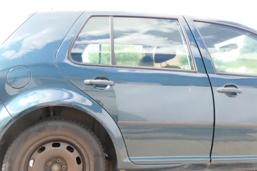VW Golf 4 Limousine Tür hinten rechts grün LC6X (KEINkombi) (171222)