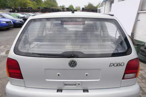VW Polo 6N Heckklappe Klappe hinten Kofferraumklappe mit Scheibe silber LB7Z