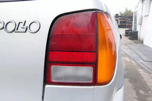 Polo 6N Rücklicht hinten rechts 6N0945096 Rückleuchte Heckleuchte Lampenträger (171407)