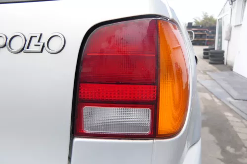 Polo 6N Rücklicht hinten rechts 6N0945096 Rückleuchte Heckleuchte Lampenträger 