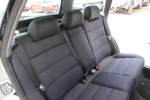 Audi A4 B5 Kombi Avant Rückbank Rücksitzbank Sitz Rücksitz 3 Punkt Gurt (171464)