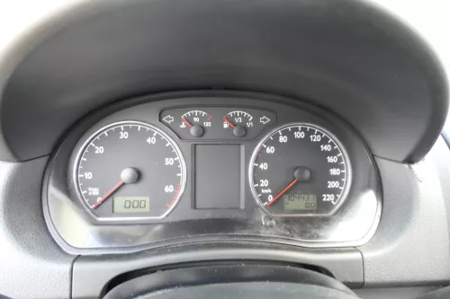 VW Polo 9N Tacho Tachometer Kombiinstrument 104.000km 6Q0920802 1,4 55kw 75PS (171556)