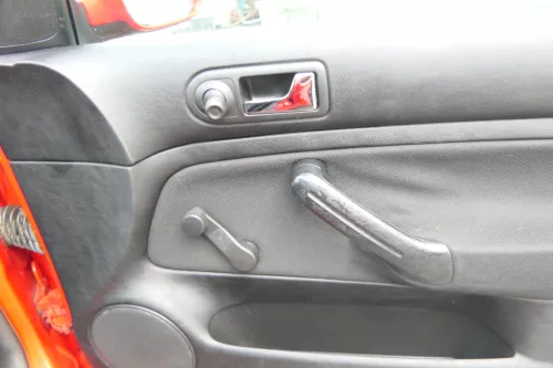1x VW Golf 4 Bora Türverkleidung Verkleidung Tür vorne rechts 4/5-Türer schwarz (171596)