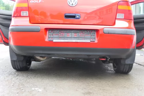 VW Golf 4 Limousine Stoßstange hinten Heckstoßstange Stoßfänger rot LP3G (171600)