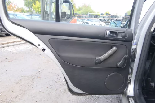 1x VW Bora Limousine Türverkleidung Verkleidung Tür hinten links (171793)