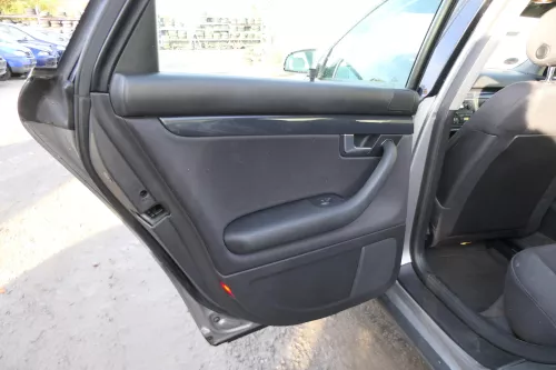 1x A4 8E B6 Türverkleidung Verkleidung Tür hinten links soul schwarz (172054)